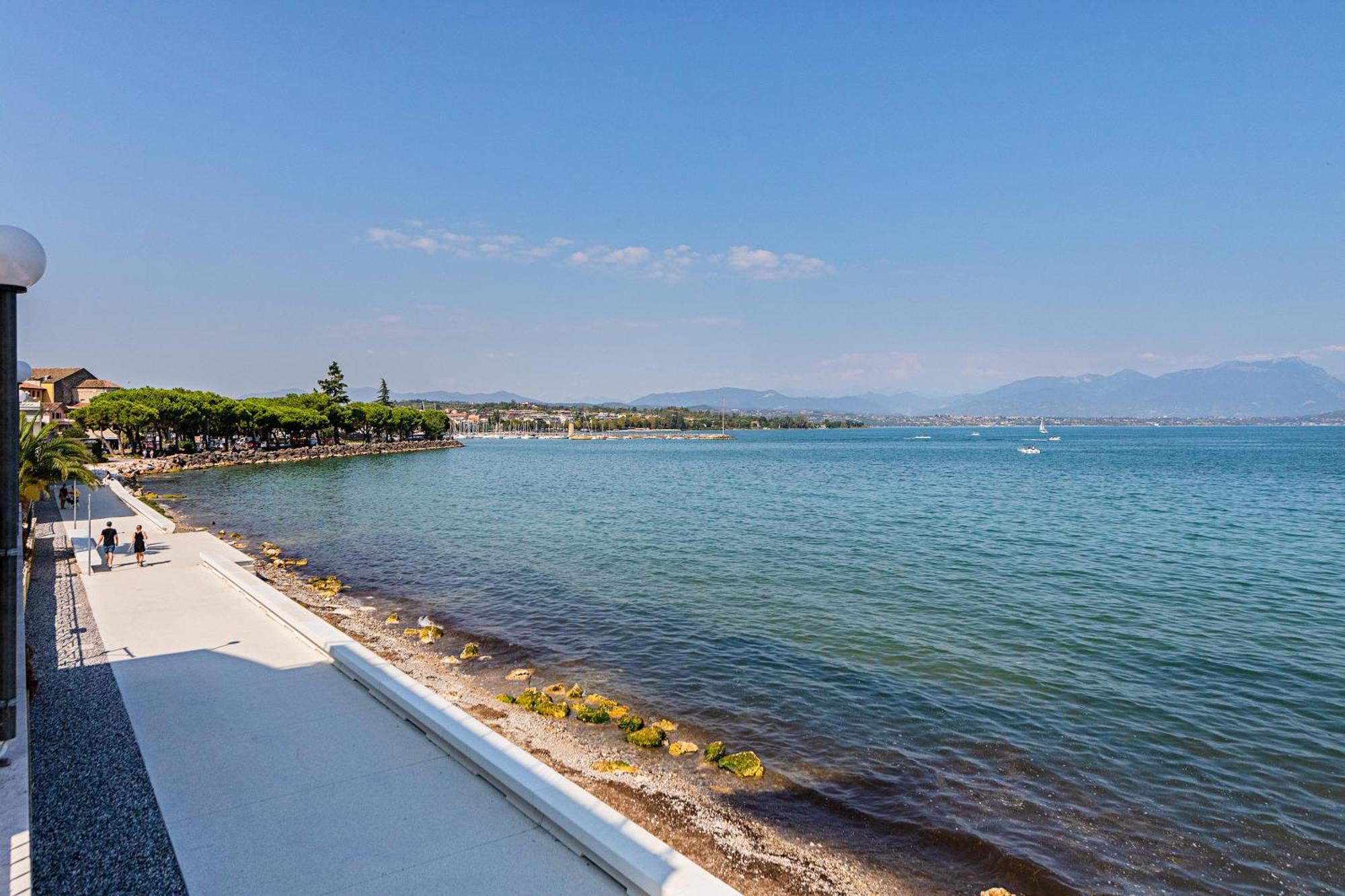 Residenza Miralago By Wonderful Italy Desenzano del Garda Exteriör bild